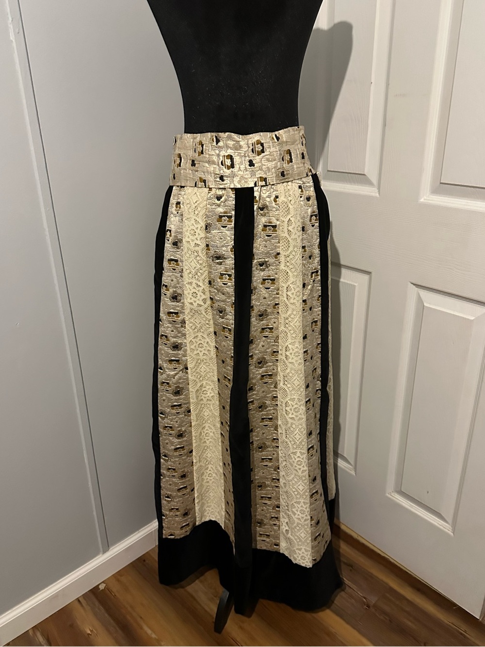 Vintage 1970s Chessa Davis Patchwork Velvet & Lace Boho Maxi Skirt size L